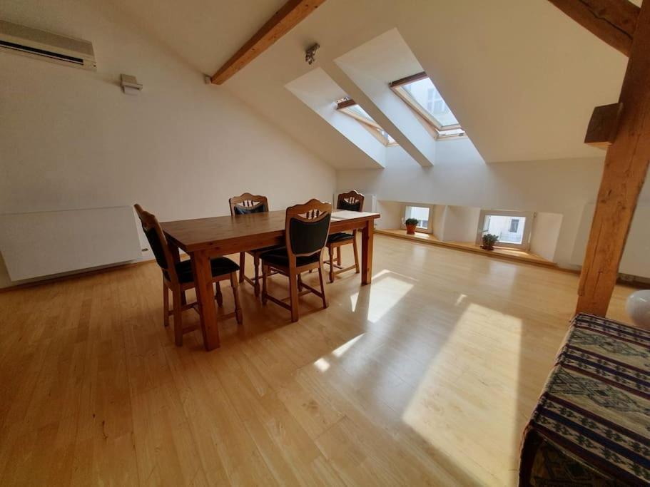 Loft Maiselova *